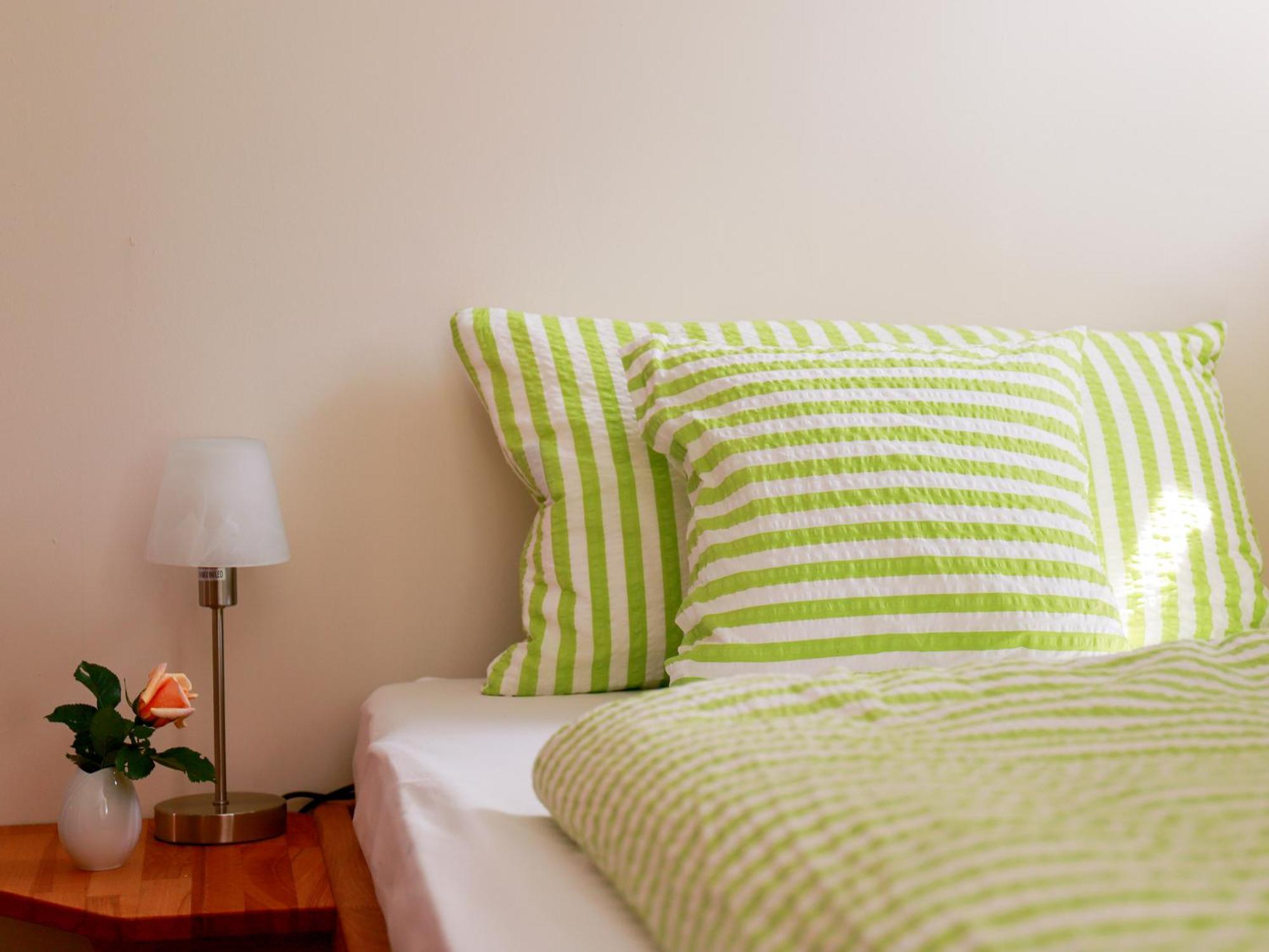 Biobauer Heubach Apartment Ипхофен Екстериор снимка