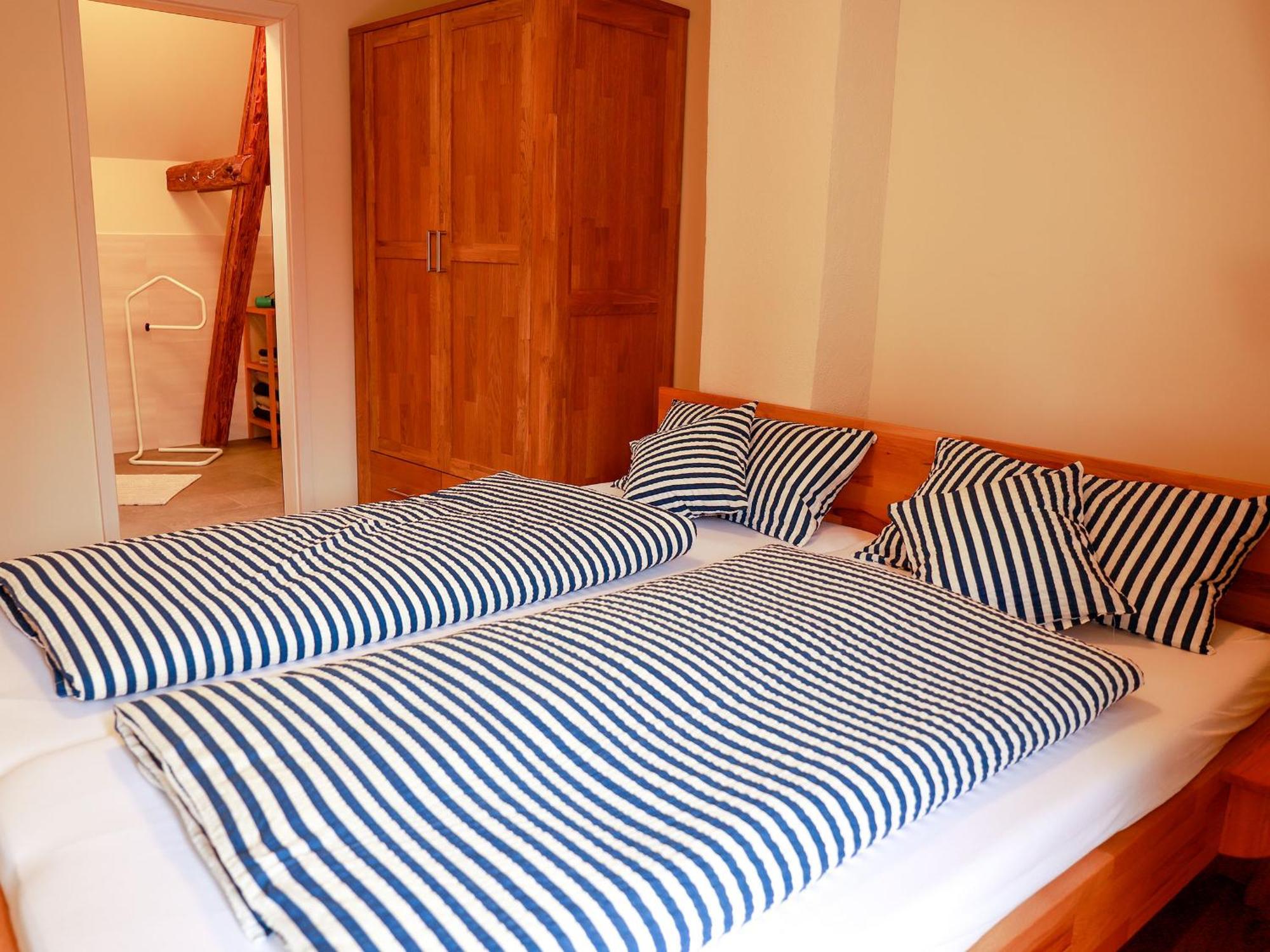 Biobauer Heubach Apartment Ипхофен Екстериор снимка